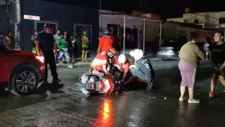 Los jóvenes fueron atendidos por paramédicos