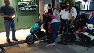 La dueña de la motocicleta pidió ayuda tras percatarse del robo en el estacionamient