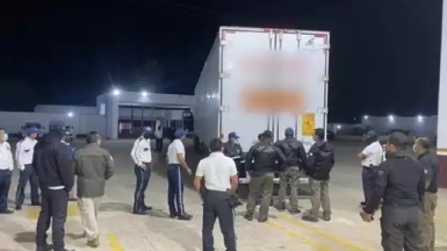 El camión fue retenido por las autoridades