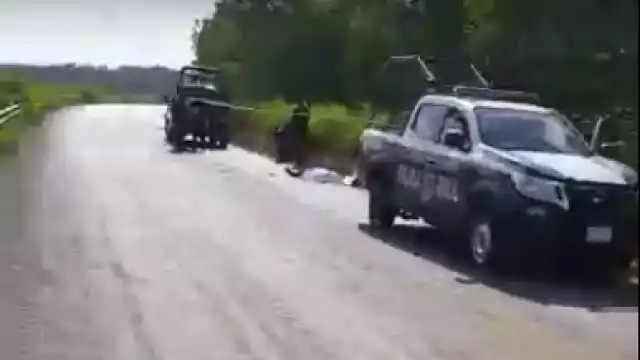 Elementos de la Comisión de emergencia y rescate llegaron al lugar a brindar los primeros auxilios