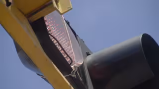 Alcaldesa de Cancún presume presuntos logros de semaforización a pesar del mal mantenimiento