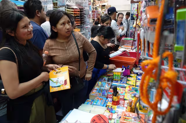 Durante esta época del año muchos trabajadores aprovechan las promociones y descuentos