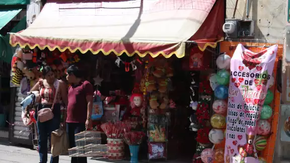 Los capibaras de peluche, el obsequio más buscado en comercios del Centro Histórico para la celebración