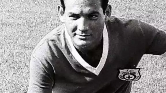 Roberto Reynoso fue una leyenda en el Cruz Azul que consiguió el ascenso a Primera. Roberto Reynoso fue una leyenda en el Cruz Azul que consiguió el ascenso a Primera.