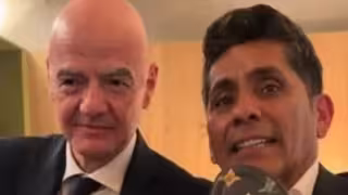 ¿Cuánto cuestan las sandalias Louis Vuitton que Gianni Infantino regaló a Jorge Campos?