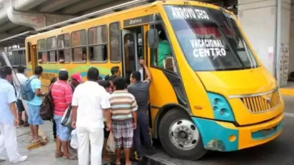 Las personas en Acapulco no tienen con qué moverse por la ciudad