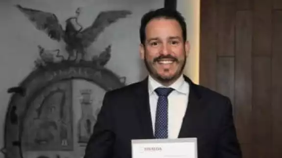 Ricardo Velarde Cárdenas se desempeñaba como titular de Economía. Ricardo Velarde Cárdenas se desempeñaba como titular de Economía.