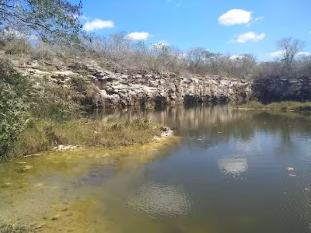 Según un habitante de Dzemul, las aguadas son amplias y alcanzan una profundidad hasta de 15 metros