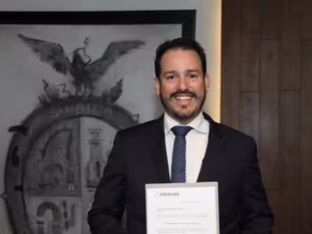Ricardo Velarde Cárdenas se desempeñaba como titular de Economía.