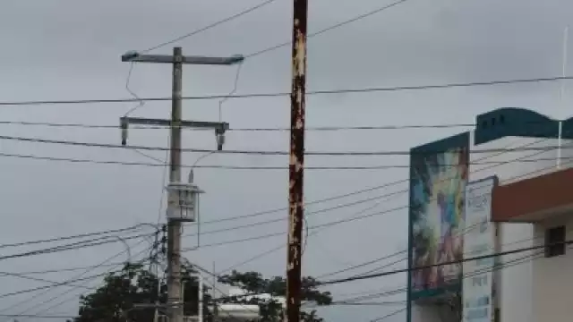 Cada vez más deterioradas se ven las luminarias públicas en calles de Chetumal