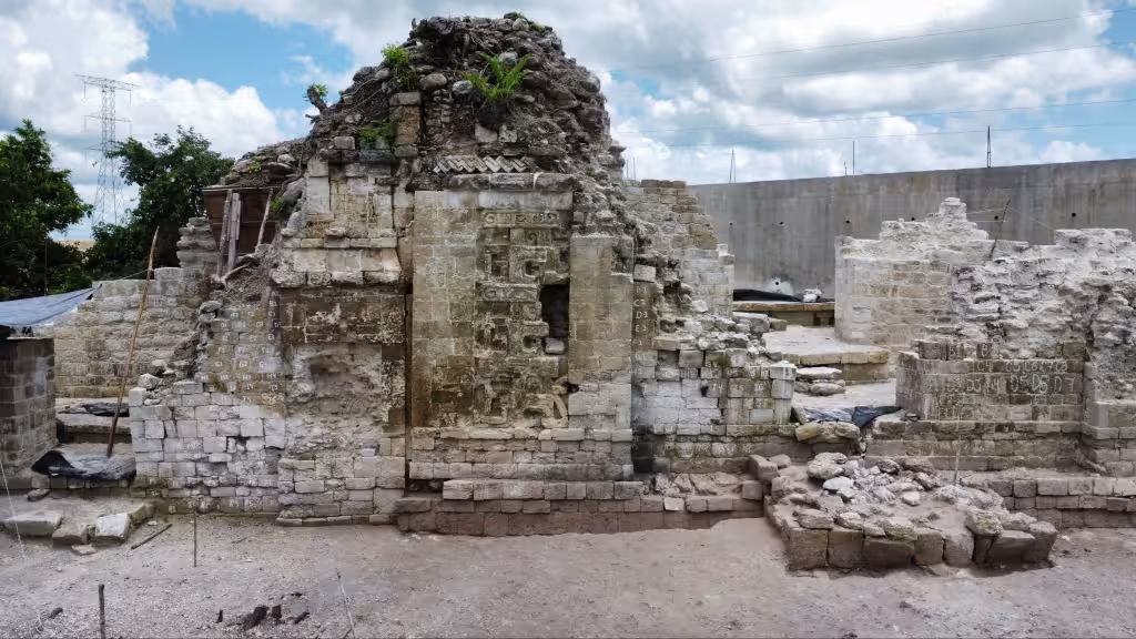Descubren en Xpujil una residencia que habría pertenecido a la élite maya