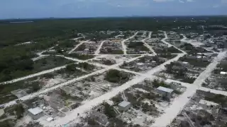Los lotes se encuentran en la zona continental de Isla Mujeres, junto al antiguo basurero, delimitados por una barda