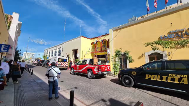 Policías y bomberos de la SSP atendieron el hecho en el restaurante del Centro de Mérida