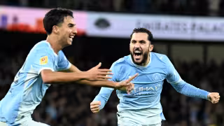 Rulli lleva al Manchester City a cuartos de Copa de la Liga; Liverpool elimina a Chelsea