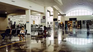 Pese a inclemencias del clima, aeropuerto de Campeche cumple con jornada aérea   