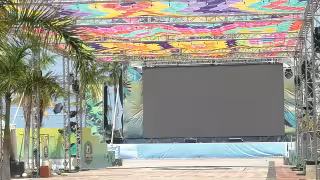 Instalan más pantallas para el Fut Fest en Cancún; renta superaría los 50 mil pesos diarios por equipo