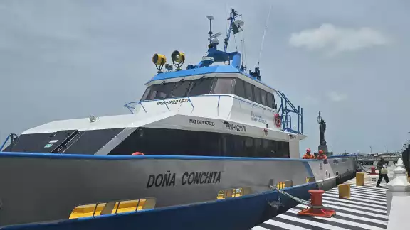 La embarcación “Doña Conchita” es acondicionada para el tradicional paseo por mar de la Virgen del Carmen en Ciudad del Carmen. La embarcación “Doña Conchita” es acondicionada para el tradicional paseo por mar de la Virgen del Carmen en Ciudad del Carmen.