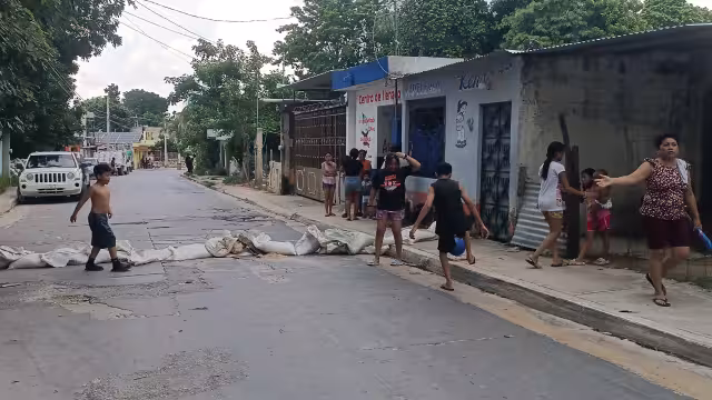 Molestos bloquearon las calles