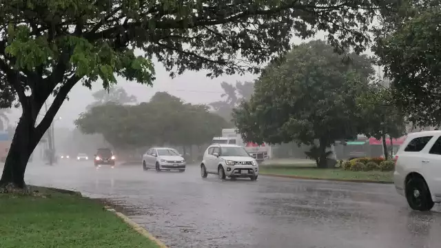 Al salir se recomienda tomar precauciones para evitar accidentes durante la presencia de lluvia