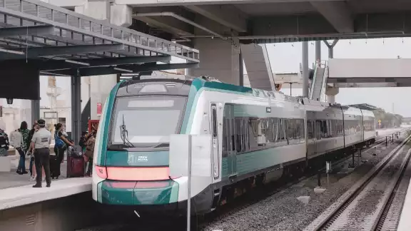 El Tren Maya conecta Cancún con múltiples destinos en el sureste de México, con opciones para diferentes tipos de viajeros El Tren Maya conecta Cancún con múltiples destinos en el sureste de México, con opciones para diferentes tipos de viajeros