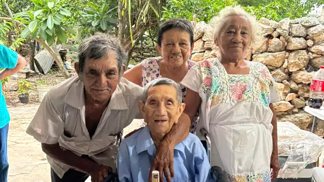 Don Librado Concha de Santa María, municipio de Cansahcab, es uno de los yucatecos más longevos