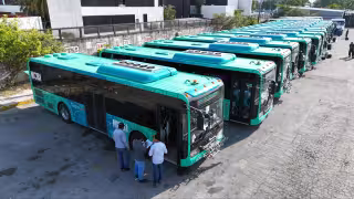 Cancún incorpora 100 autobuses híbridos para renovar el transporte público; MOBI ampliará rutas y tecnología