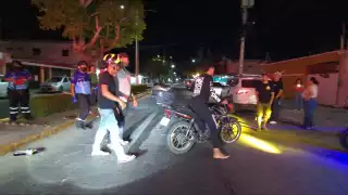 Motociclistas ebrios provocan accidente en la colonia Pallas