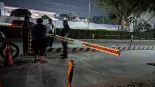 Debido a los daños, el motociclista entabló un diálogo para repararlos