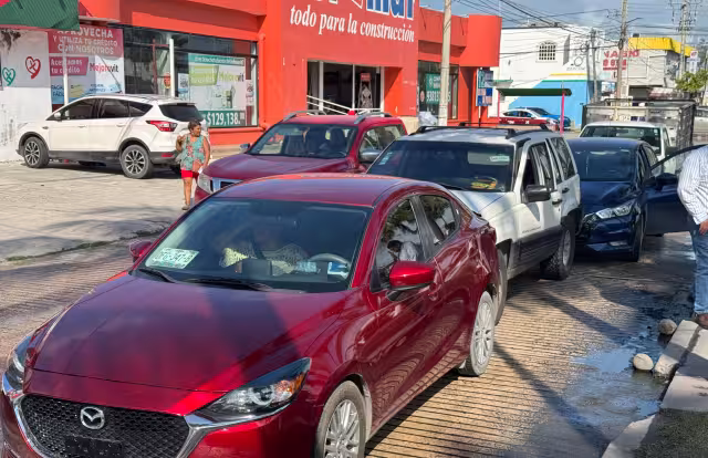 Una carambola entre cuatro vehículos en la colonia Morelos dejó daños materiales de varios miles de pesos