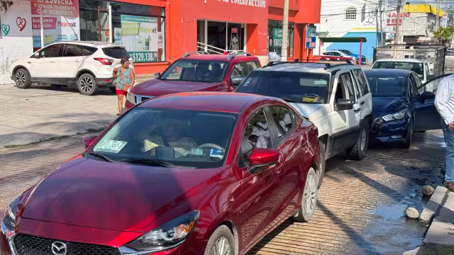 Una carambola entre cuatro vehículos en la colonia Morelos dejó daños materiales de varios miles de pesos
