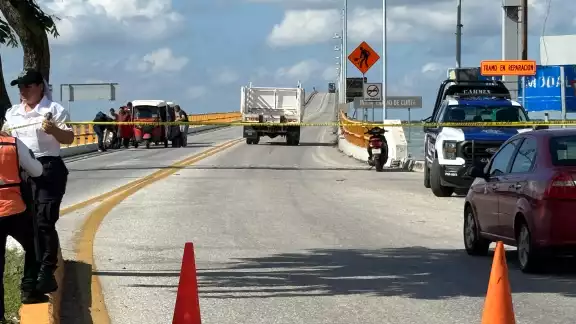Continúa el bloqueo en la carretera Atasta-Ciudad del Carmen por más de 18 horas Continúa el bloqueo en la carretera Atasta-Ciudad del Carmen por más de 18 horas