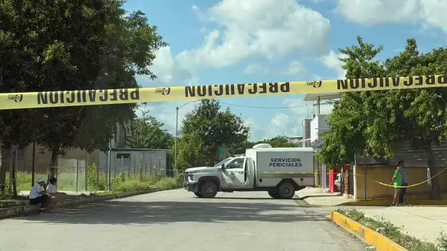 Los primeros informes señalaron que el hombre privó de la vida a su pareja para luego él salir por la puerta fals