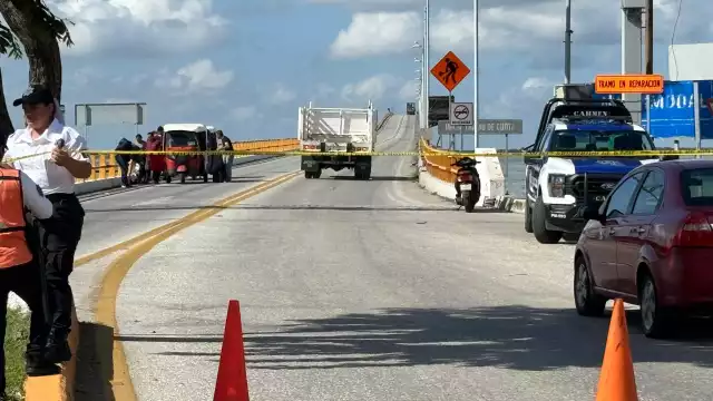 Continúa el bloqueo en la carretera Atasta-Ciudad del Carmen por más de 18 horas