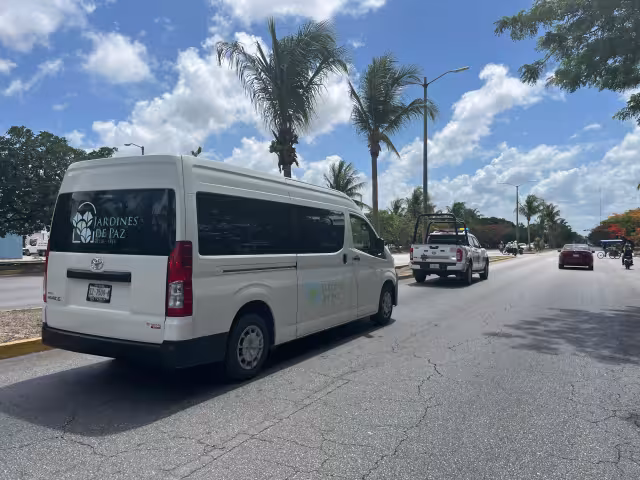 El recorrido dio inició desde la funeraria con dirección al panteón Jardines de Paz