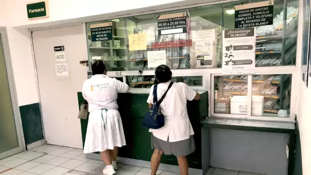 La derechohabiente aseguró que el Ribociclib tiene un costo de entre 75 y 100 mil pesos, el cual es necesario para evitar que su mal se complique.