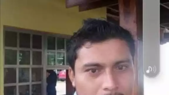 El sujeto huyó del estado y las autoridades lo buscan