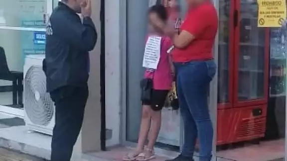 La madre de la menor fue puesta a disposición de las autoridades correspondientes La madre de la menor fue puesta a disposición de las autoridades correspondientes