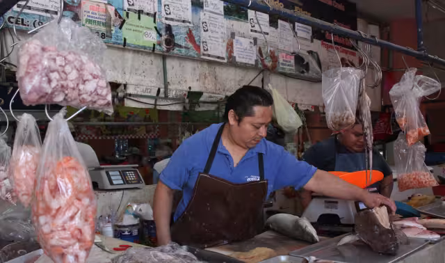 Los locatarios del Lucas de Gálvez manifestaron su preocupación ante la situación con Estados Unidos