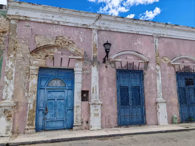 Las vetustas construcciones se vuelven cada vez más una amenaza de desplome