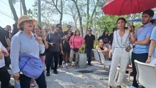 La Escuela acusa a los alumnos de “entorpecer” las actividades de la institución.