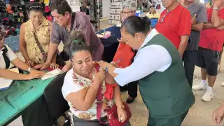 Se instalaron centros de vacunación semifijos en toda la Entidad; la meta es poner más de 13 mil dosis.