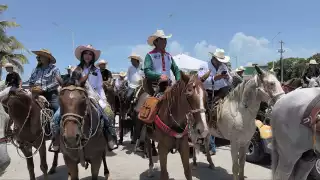 La tradicional cabalgada de la Feria del Carmen 2025 se realizó con jinetes de todo el estado.
