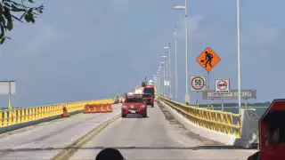 La empresa encargada de los trabajos no ha colocado señales ni habilitado un paso seguro para vehículos, lo que ha dejado sin clientes a los negocios del área