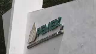 La reforma al artículo 127 constitucional fue aprobada para limitar pensiones excesivas de exfuncionarios de instituciones como Pemex, CFE y otros organismos públicos