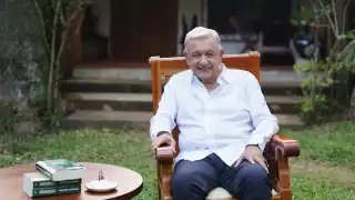 AMLO reaparece para presentar su nuevo libro “Grandeza”