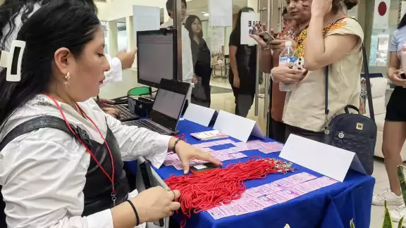 Aunque hay más mujeres que hombres en universidades del Sur, los cargos de liderazgo siguen dominados por hombres.