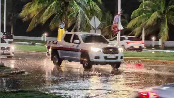 Ciudadanos se han movilizado en busca de refugio debido a las lluvias