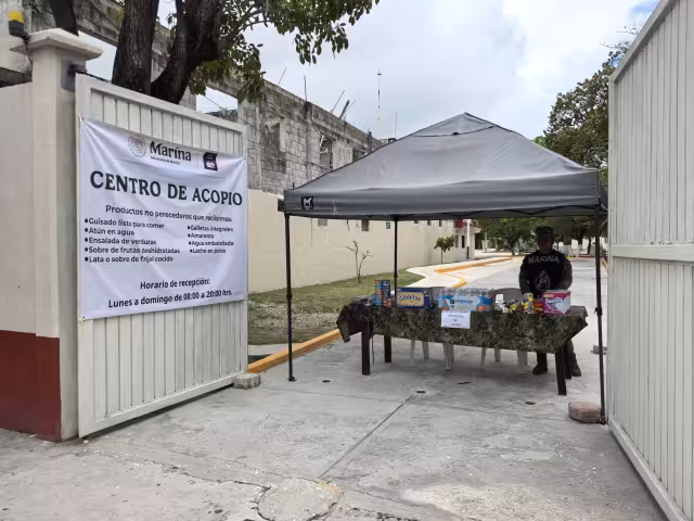 Tras el paso del huracán "Erick", la Marina activó centros de acopio en apoyo a damnificados en Oaxaca.