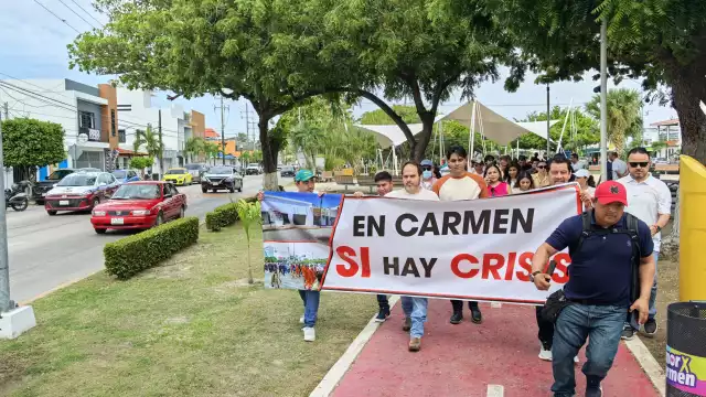 Exigen justicia: proveedores de Pemex reclaman falta de pago frente a visita presidencial