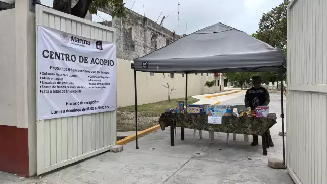 Tras el paso del huracán "Erick", la Marina activó centros de acopio en apoyo a damnificados en Oaxaca.
